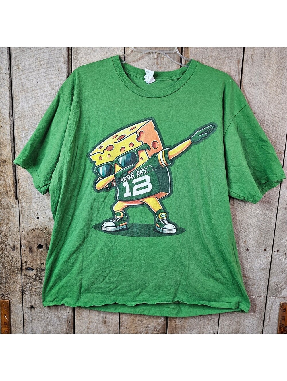 Green Bay Packers Dabbing Cheese Head T-Shirt XL Aaron Rodgers Fan Apparel NFL